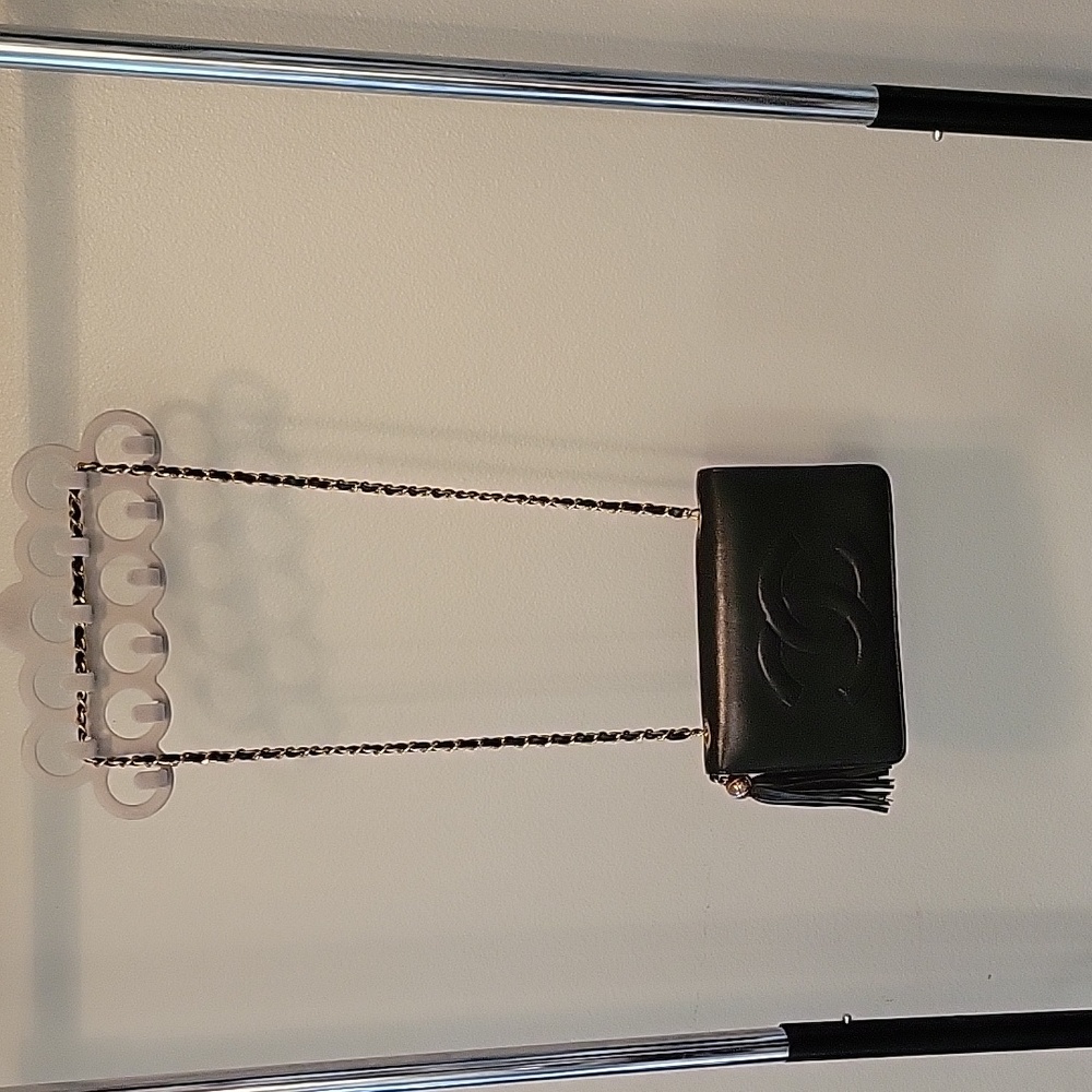Chanel vintage 60s/70s crossbody purse black leather gold chain
